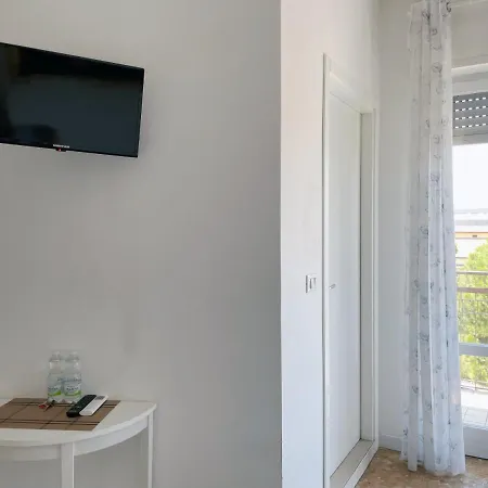 Confortini Sunday 招待所