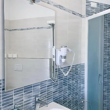 Confortini Sunday 招待所