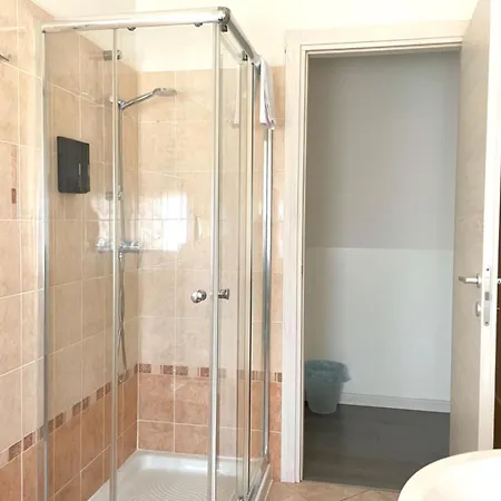 Confortini Sunday 招待所 3*